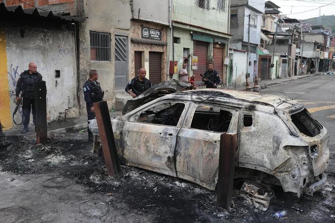 121人死亡毒贩无人机扔炸弹头号头目逃脱巴西最致命反毒行动：2500名警察围剿(图4)