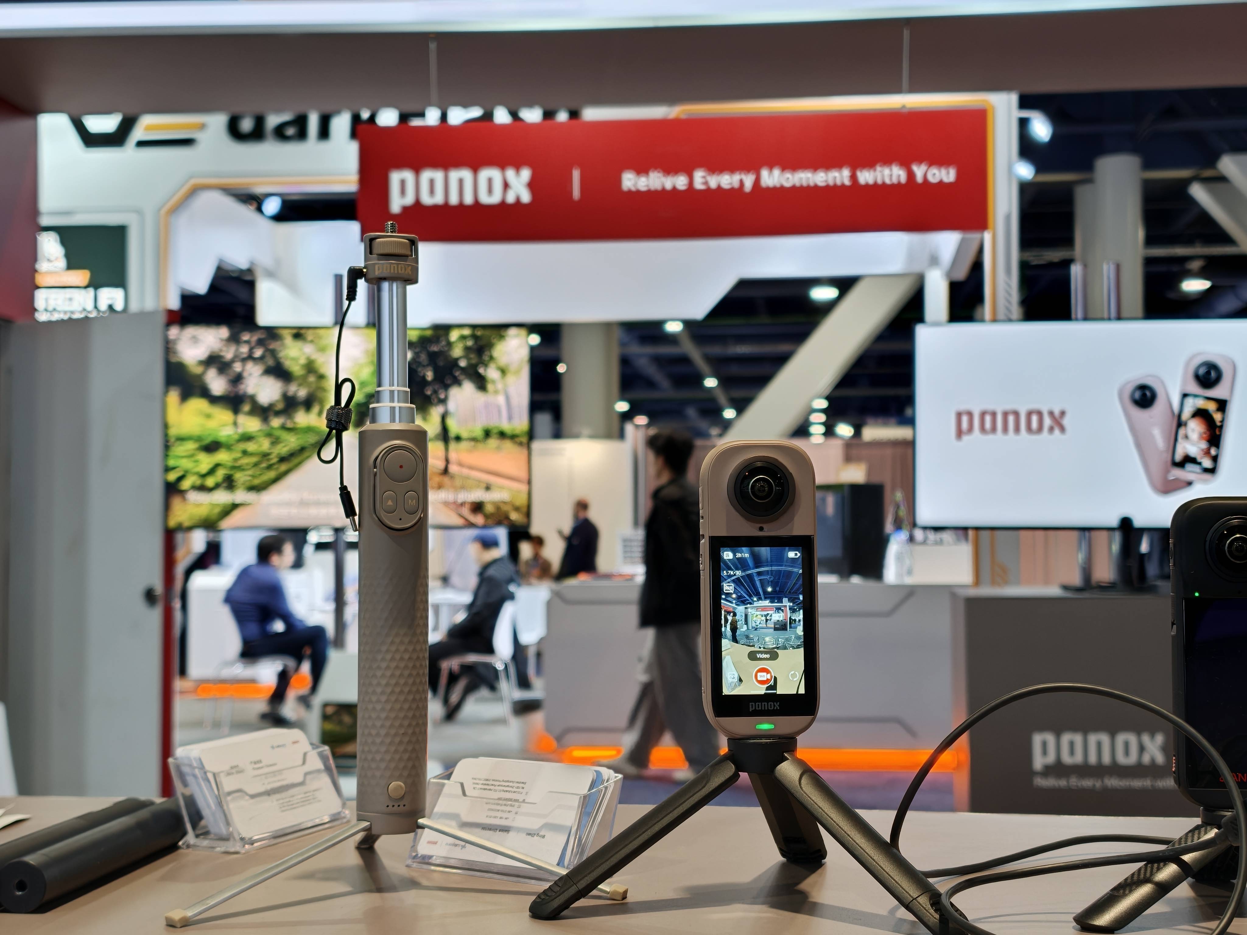 分体、全景、机械臂!六大玩家CES交卷:影像赛道打法变了(图6) 分体、全景、机械臂!六大玩家CES交卷:影像赛道打法变了(图6)